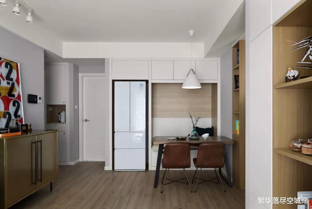 最新嵌入式冰箱这么美，塞到橱柜里立马隐形，为啥一直火不起来？