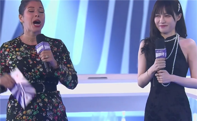 lpl|LPL全华班终于夺得全球冠军，最受观众最瞩目的却是女主持人？