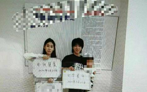 张碧晨|张碧晨孕期工作照被扒，原来赵丽颖早就知道，谢娜也帮忙“掩护”