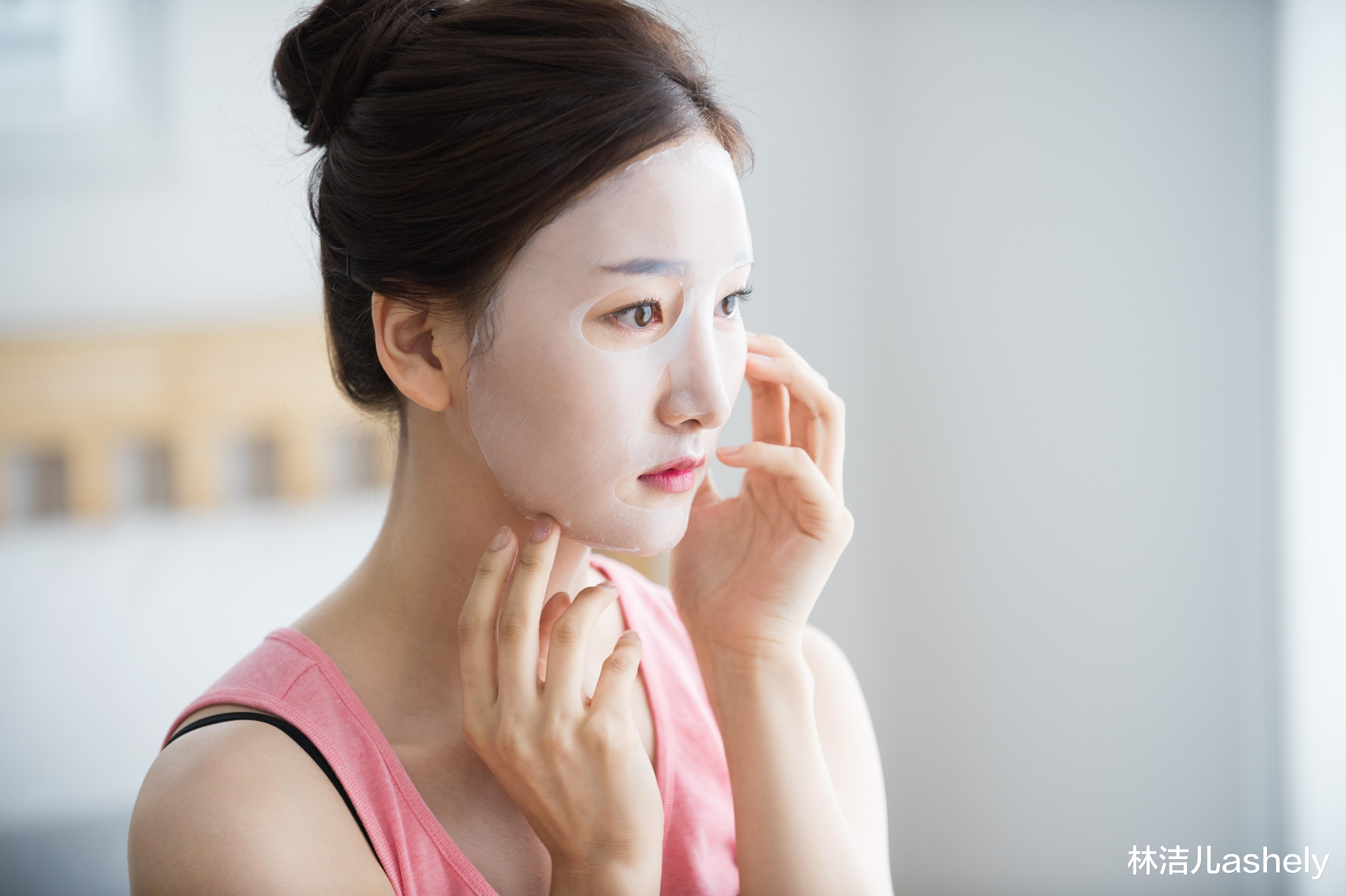 明星素颜|女明星跟普通人有壁，就连素颜也让人惊艳，景甜更是连毛孔都没有