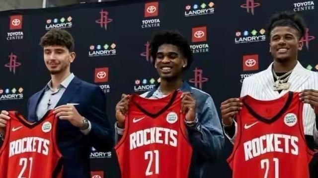 时光小小|斯通淘宝！18+6神射签约火箭，三分超四成，他是下个八千万先生？