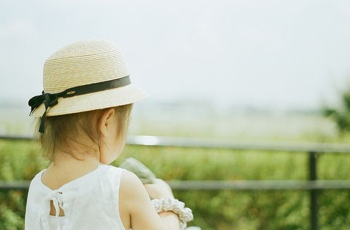 知一先生|小孩子取名:小孩起好听稀少的女孩名字