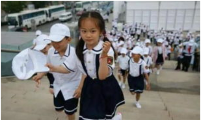 家有二宝育儿|小学生称一周零花钱几千万，不和孩子谈钱有多可怕，家长却不清楚