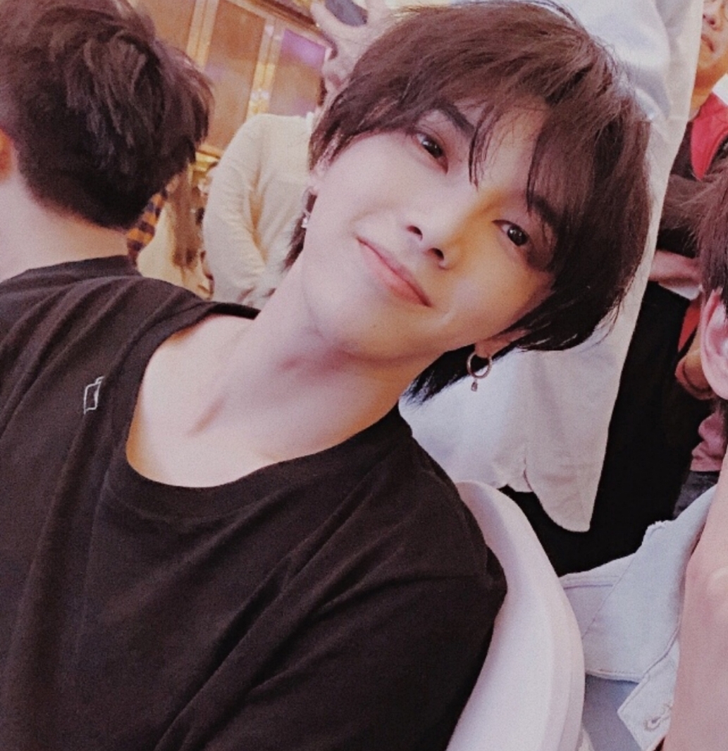 华晨宇|活动失败后,华晨宇强行挽尊,网友:静静地看着你表演