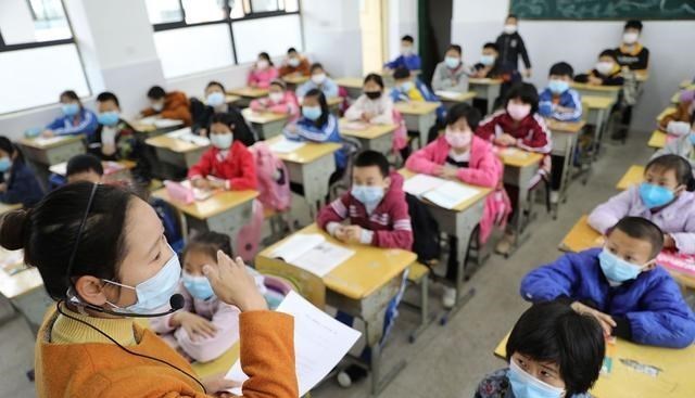 小升初|北京小升初：家长大风天气送简历，线下挤破头，线上机会大吗？