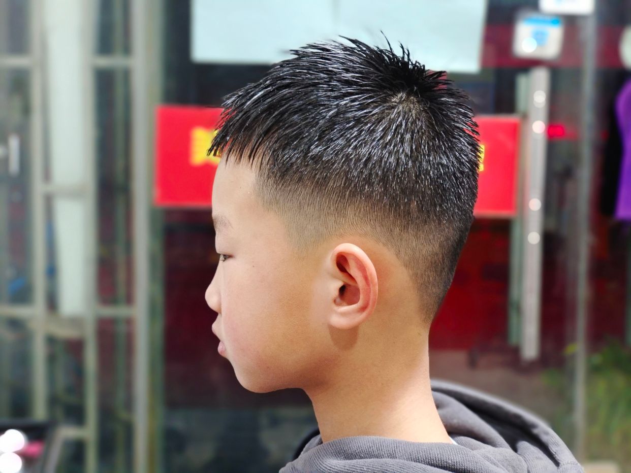 发型 2022小帅哥发型推荐14款，渐变雕刻半扎发，有儿子的妈妈们请收藏