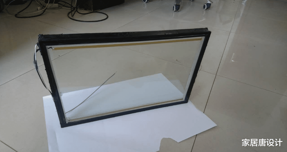 钢化玻璃不好清理？学会阿姨的清洁妙招，让钢化玻璃整洁如初