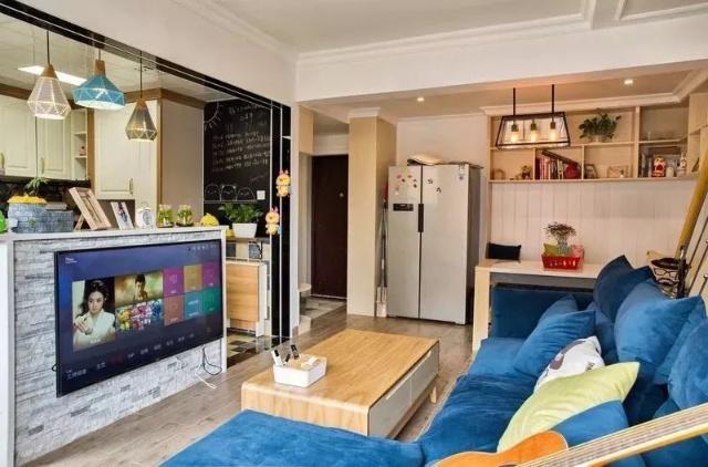 亲爱的，我们家客厅就这样装吧，宽敞、明亮、又大气！