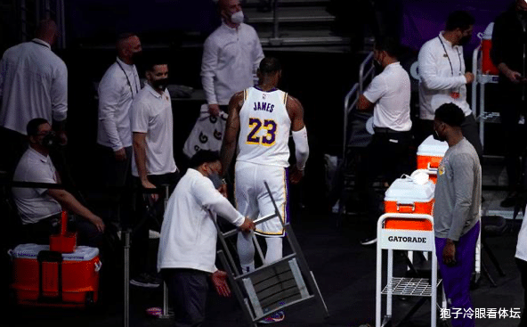 勒布朗·詹姆斯|受傷后5小時(shí) 湖人更新詹姆斯情況 希爾關(guān)閉社媒 中式英文辱罵扎眼