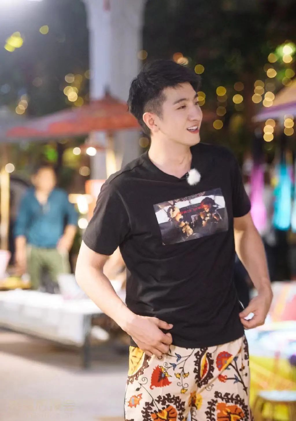 李沁|又油又丑，他咋还资源这么好