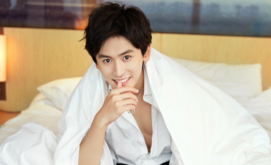 龚俊|人民日报公布4月青春力男演员榜：龚俊跌至第6，榜首是娃娃脸的他