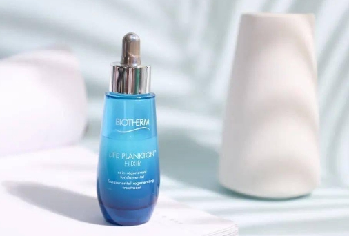 面霜 口碑精华液盘点：抗氧亮肤，修复烂脸，抗老需求准确盲买不出错！