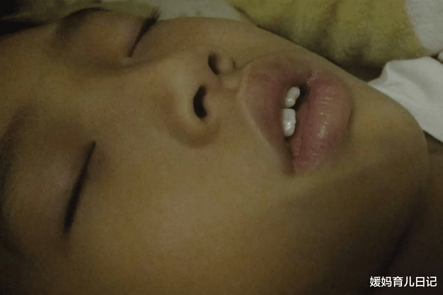 媛妈育儿日记|睡觉时一个坏习惯,会让孩子越长越丑,父母别任其发展