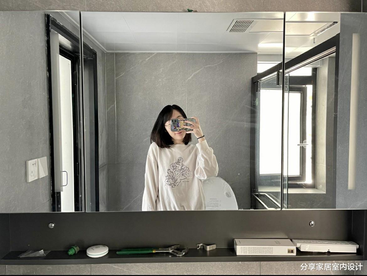 坚持找熟人装修新房，完工后效果简单又耐看，一家人都很满意！