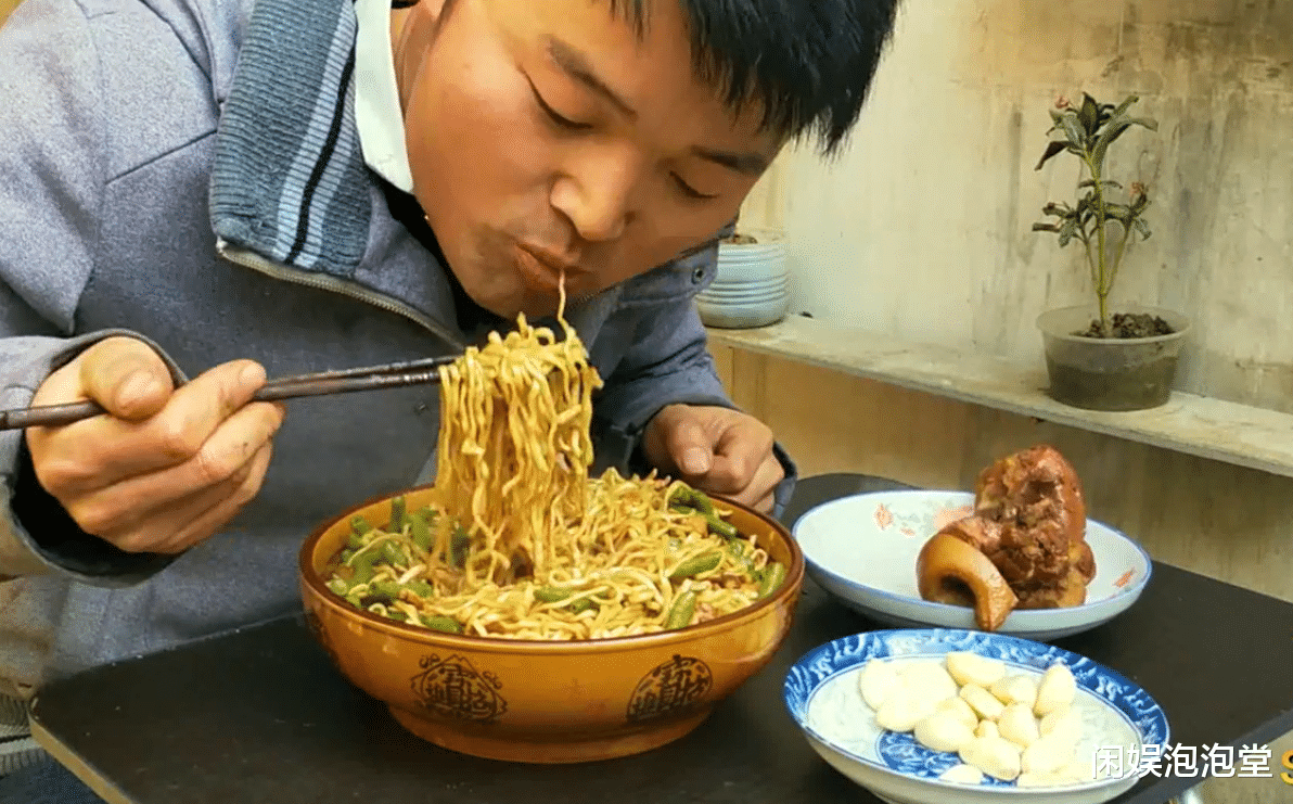 徐大sao|徐大sao黑历史,“诈捐门”后狂掉粉,表面憨厚实则又抠又心机?