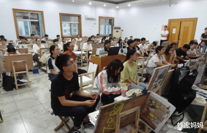 蜂蜜妈妈|当新手美术生遇到明星，画风突变，说不出来哪里好但就是像