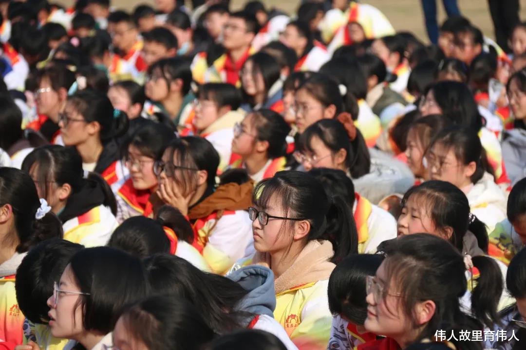 襄阳|16人奥赛一等奖，襄阳1中学再次卫冕冠军，领跑湖北，实力何在？