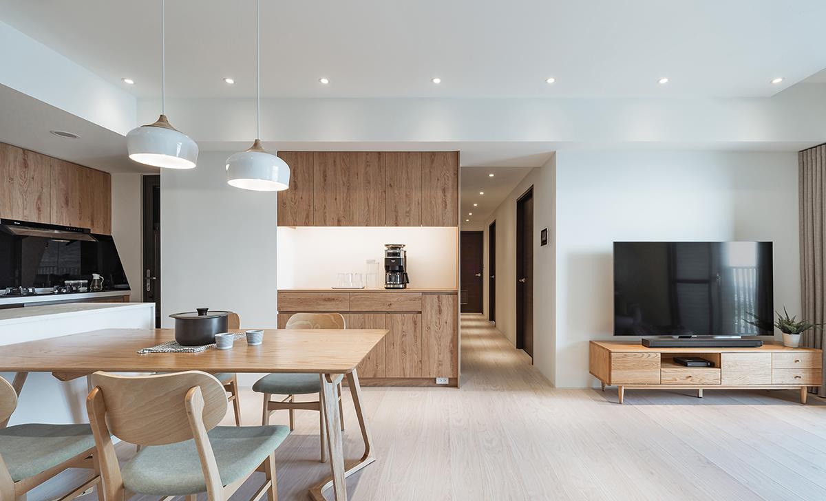 夫妻俩晒出5房2厅的家，坚持简约实用为主，钱省了家务还能减半