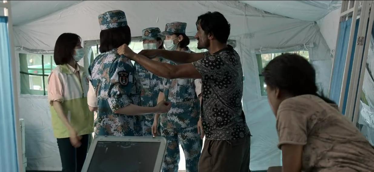 路阳|一口气追18集，还是欲罢不能，这部剧打破我对军旅剧的认知天花板