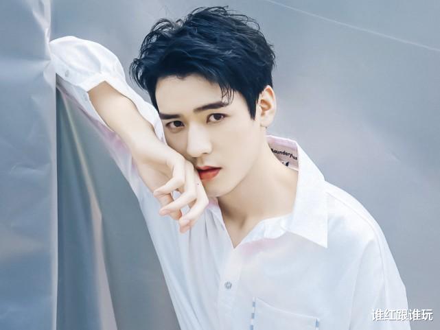 王宝强|炒作还是失误？《精彩OK》放出龚俊无修封面，致使龚俊备受嘲讽