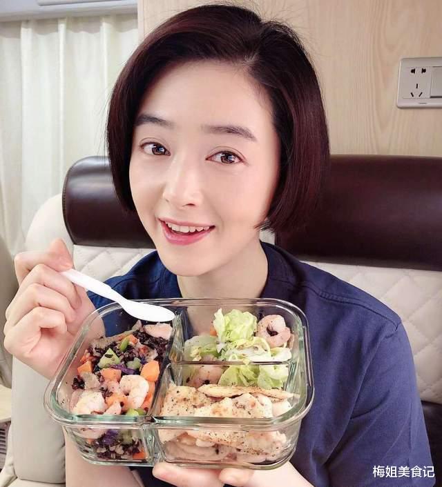 蒋欣|从140斤瘦到90斤，蒋欣大方公开一日三餐食谱，网友：太拼了