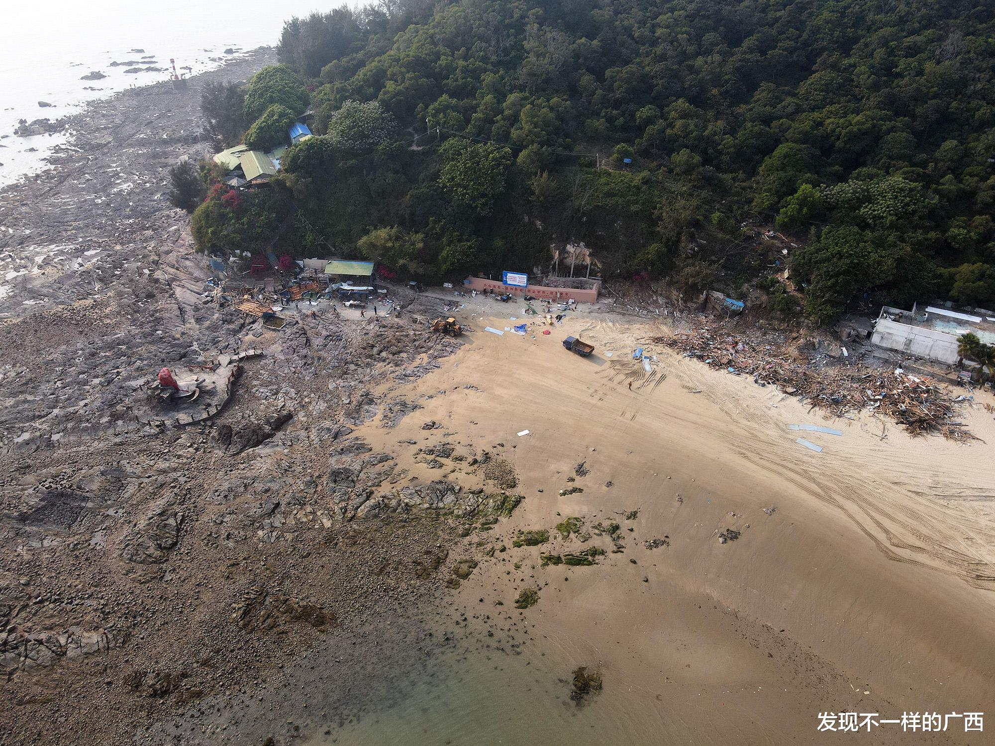成都 拆了！北海冠头岭南澫海滩这些山脚下的丑建筑拆掉了