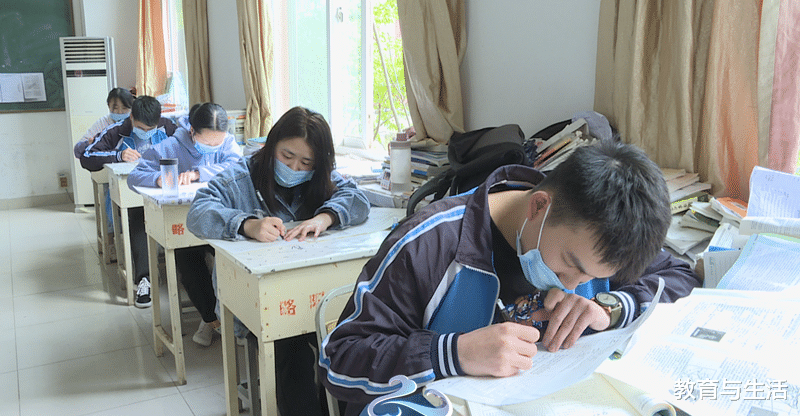 高校|今年的高考应该最容易，高三学生和家长注意把握好时机