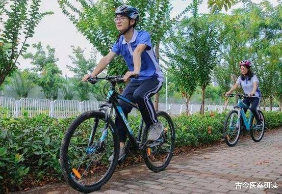 滑膜炎|滑膜炎逃不出这3点，若不想膝盖“报废”，这1零食可敞开吃，补骨更养骨