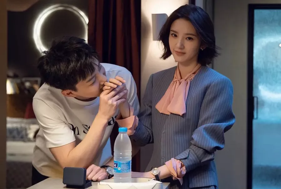 刘小捷|《小敏家》刘小捷两次错嫁：恋爱脑的女人，到底有多可悲？