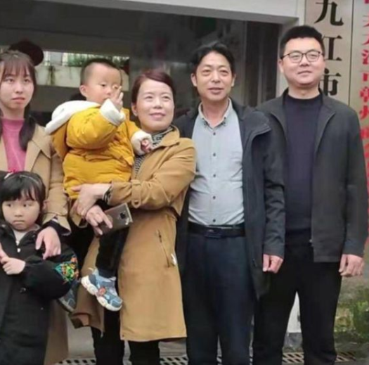 许家舅舅被打,田静强势表态:清空小黄车,流量全都让给许粉
