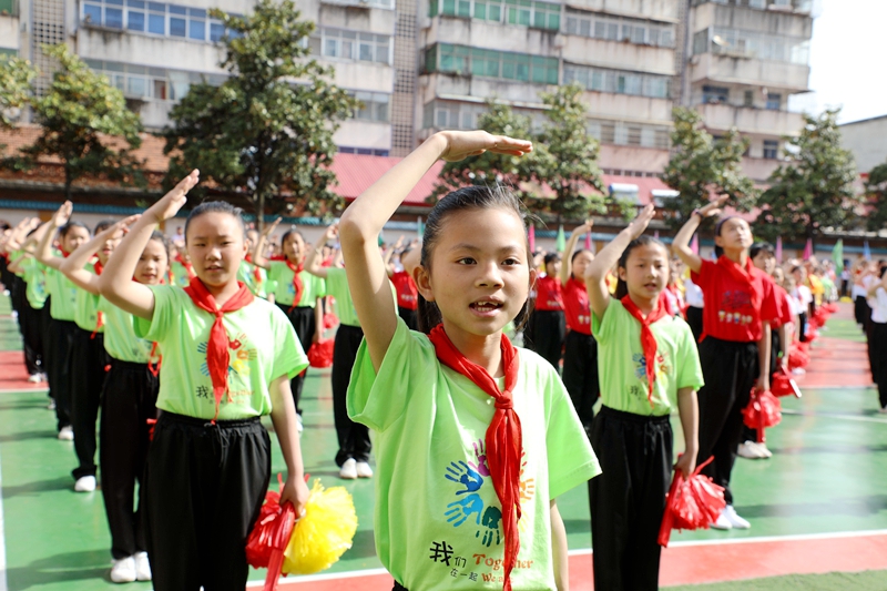 顶端潢川 潢川县逸夫小学第三届体育节隆重开幕