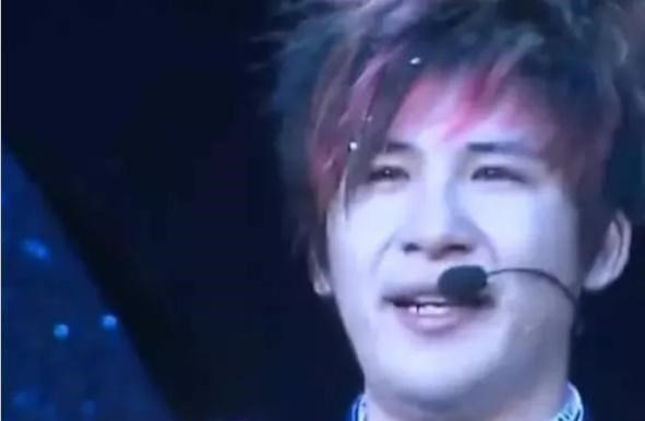 各抒己见 放着圈内帅哥美女不爱,和经纪人日久生情的明星们,窝边草真香