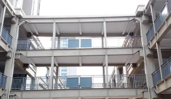 “两梯四户”不吃香了，越来越多的人不看好，业主：花钱找麻烦