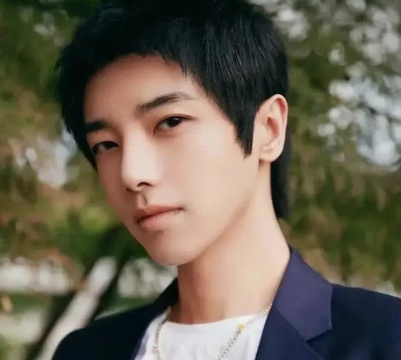 华晨宇|华晨宇“凉了”？聪明反被聪明误