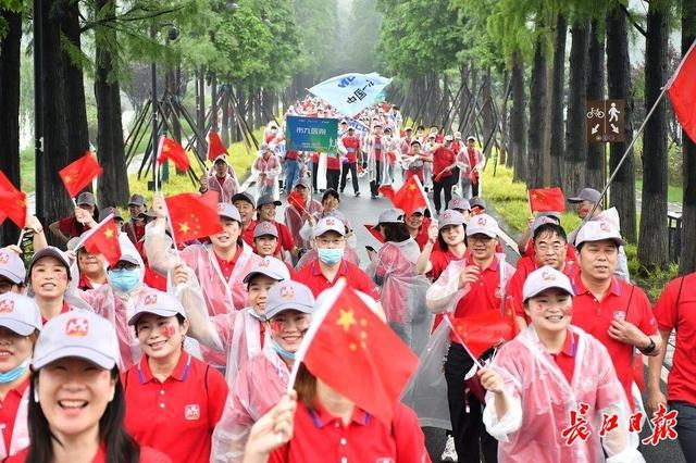 长江日报 徒步东湖绿道   行摄武汉