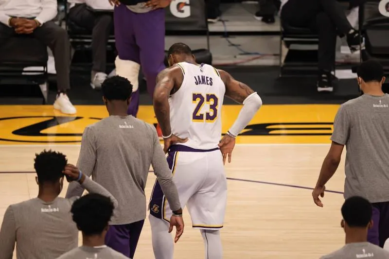 湖人隊(duì)|重磅！波普取關(guān)湖人社媒！7中1被狂虐30分！這就是湖人不要的人啊