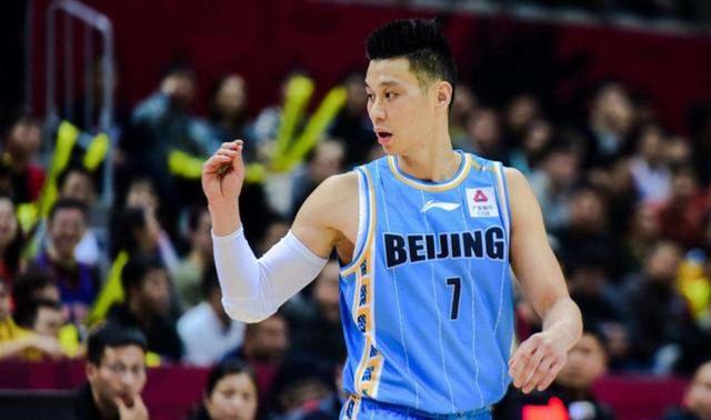 林书豪|严惩林书豪！假摔骗犯规演技低劣，闫军当头一棒，后面还有大麻烦