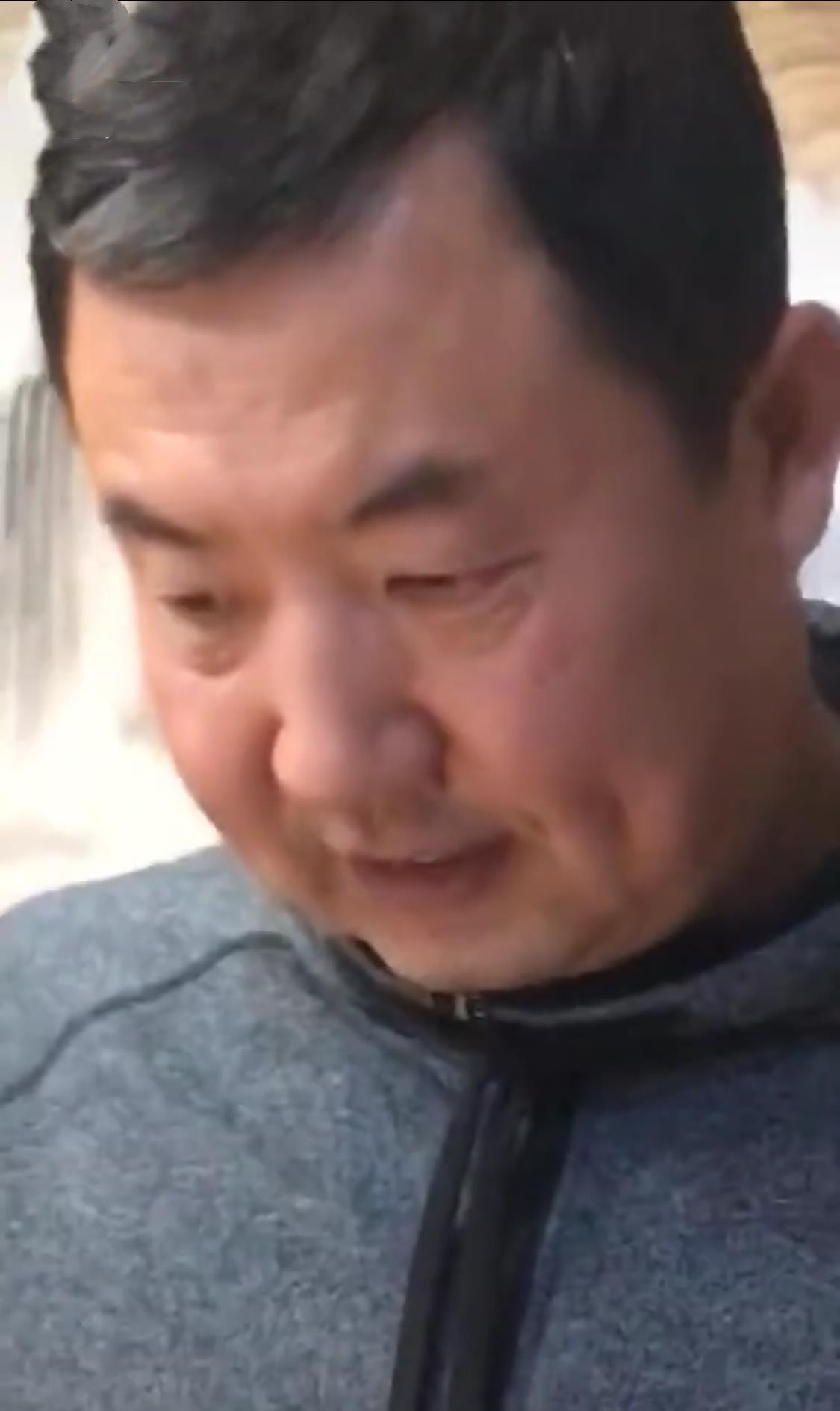 周旭阳嘉应 内地四大反派罕聚首！杜旭东悠闲抽烟，52岁“吴江海”超萌超可爱