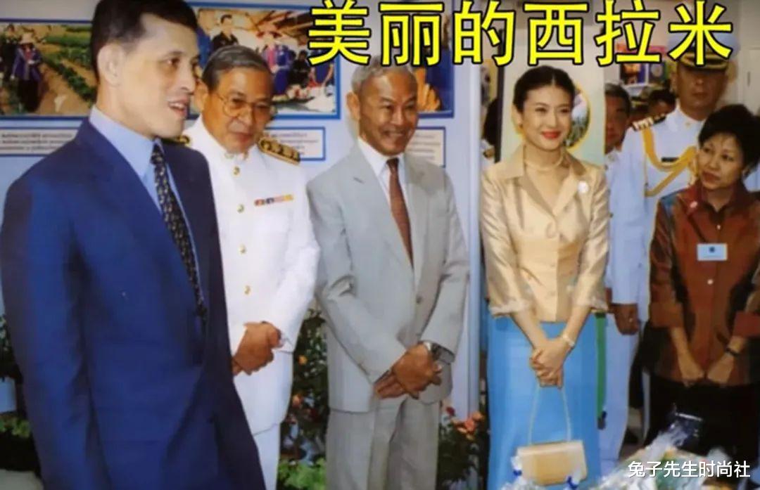 兔子先生时尚社 诗妮娜现在才发现，苏提达绝非等闲之辈，自己只是泰王的一个玩偶