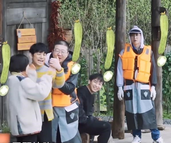 李雪琴|《向往5》下期迎来最勤劳嘉宾，抓鸡拿蛋不矫情，连木工活都拿手