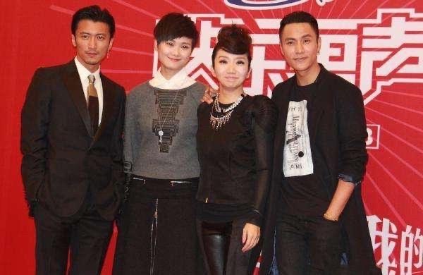 李宇春|谢霆锋:春春,你打扮成这样不准备嫁人了吗?李宇春:我没得选啊