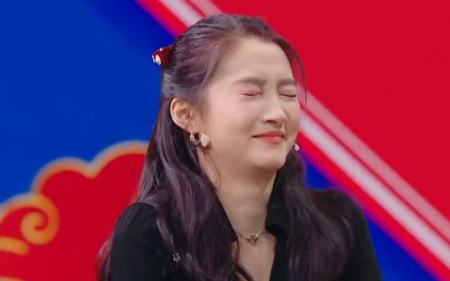 六小龄童|关晓彤录《王牌》总瞟观众席，顺着眼神看过去，难怪沈腾全程起哄