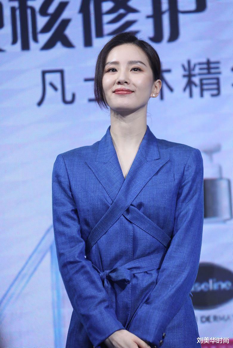 刘美华时尚|刘诗诗这样穿衬衫挺抢眼,谨记这几种穿搭方案,优雅知性又时髦