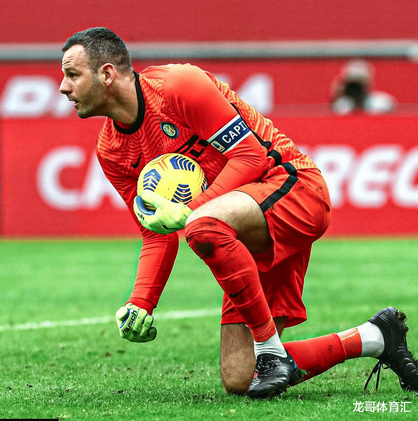 国际米兰|3-0！国米复仇米兰，十年无冠或就此终结，米兰后场两颗定时炸弹还是爆了。