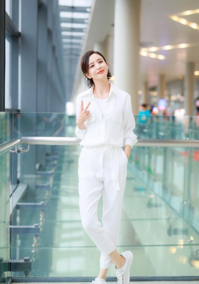 赘婿|相差三岁,佟丽娅撞衫江疏影,差距一目了然