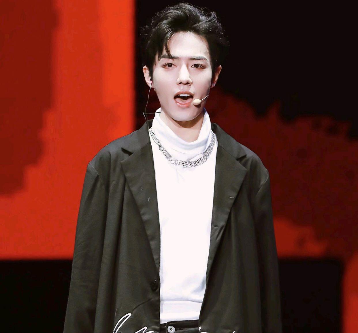 肖战|肖战送2022新年祝福，祝大家阖家安康，新年“倍轻松”