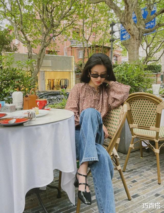 巧百搭|杨采钰的优雅全靠穿搭！“轻复古风”秋日look，很适合成熟的女人