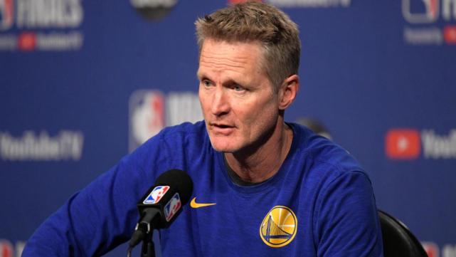 克莱·汤普森|三节轰下60分，为何汤普森不去冲击科比81分纪录？科尔给出答案