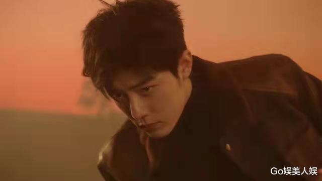 肖战|肖战探班靳东剧组疑取经，再搭杨夏出演正剧，题材或为冲奖