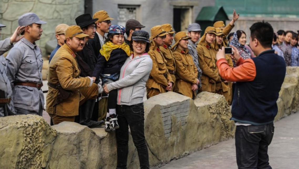 杨磊|4年演了6000多次鬼子，横店鬼子专业户，日本人都找他请教演技